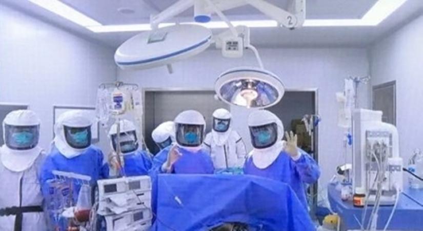Surgeons conduct first lung transplant for coronavirus victim, Source: IANS