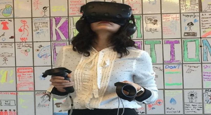 When Taapsee tried VR for the first time.