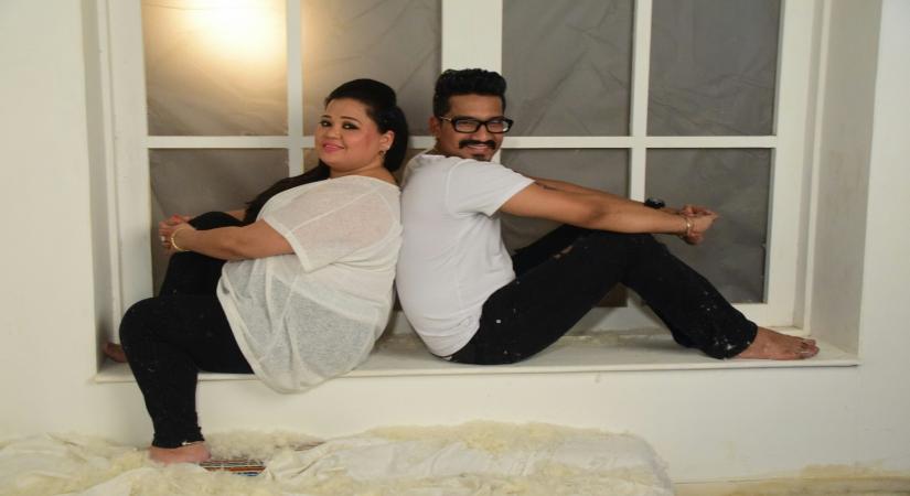 Mumbai: Comedian Bharti Singh and Harsh Limbachiyaa during the Pre-Weeding shoot in Mumbai on Sept 25, 2017.(Photo: IANS)