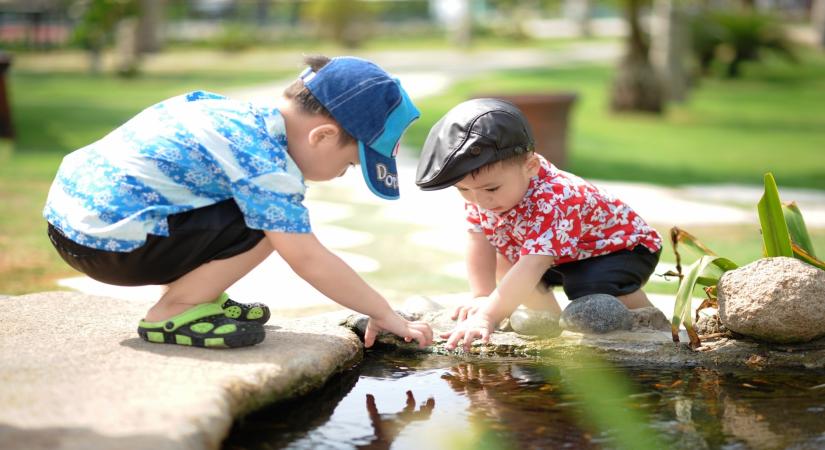 Researchers have found that children's rearing environment has a major impact on their risk for major depression later in life.