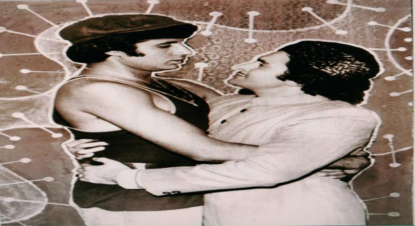 Big B on Rishi and Irrfan: Death of younger celebrity 'more tragic'.