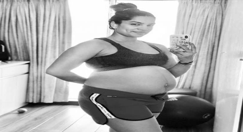 TV actress Shikha Singh Shah flaunts blooming baby bump.