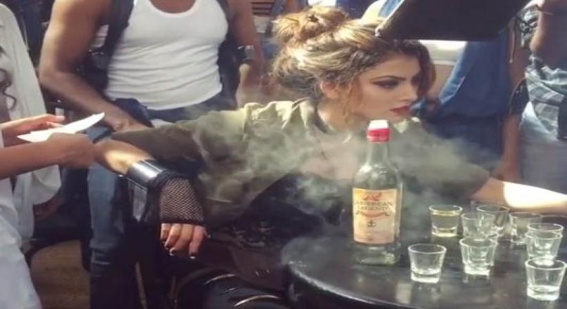 When Urvashi was shouted at for not knowing how to smoke.