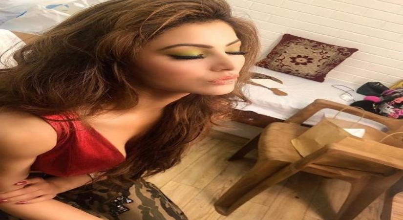 Urvashi Rautela misses her 'mathematics classes'.