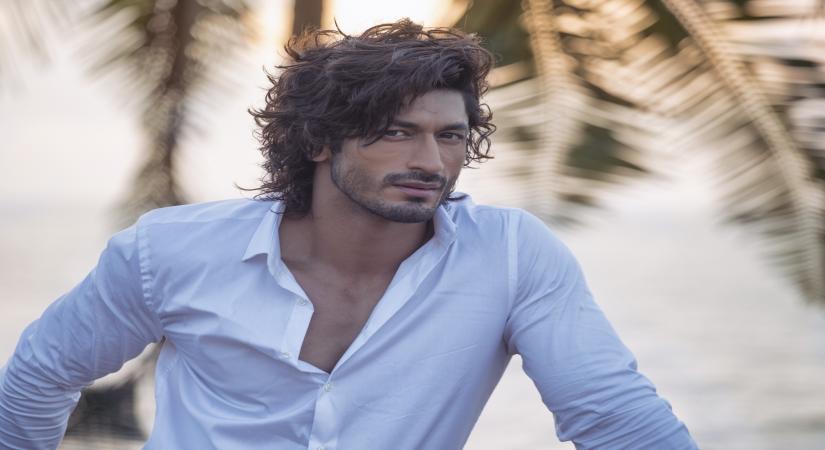 Mumbai, June 29 (IANS) Actor Vidyut Jammwal feels Bollywood is still influenced by stars and star power over equal representation, and says it is a "long road ahead" for change.