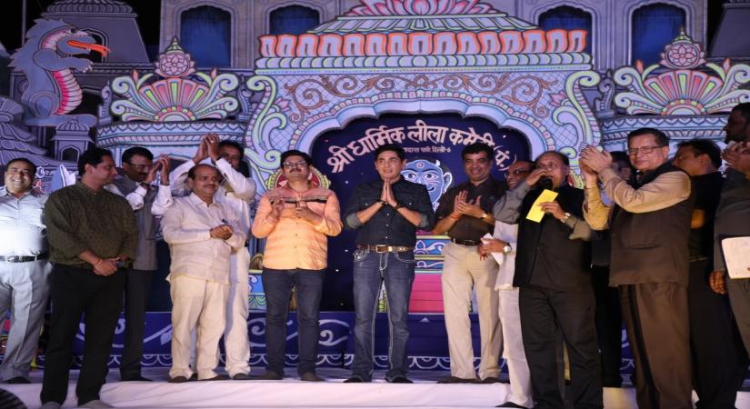 Mumbai, June 28 (IANS) After three months of break due to the coronavirus outbreak, actors Aasif Sheikh, Shubhangi Atre and Rohitashv Gour resumed shooting for popular comedy show "Bhabiji Ghar Par Hai" with limited crew and several safety measures.