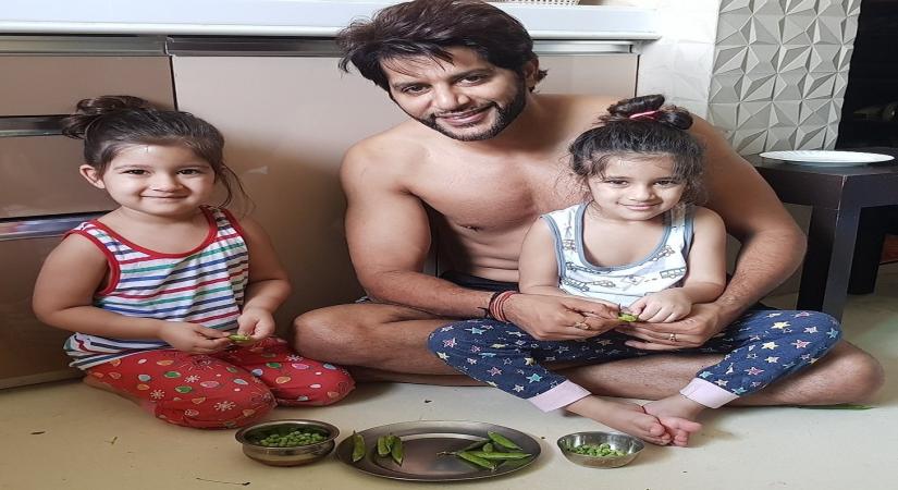 Mumbai, June 10 (IANS) Actor Karanvir Bohra had to adopt a vegan lifestyle to lose weight for his role in the upcoming web-show "The Casino".