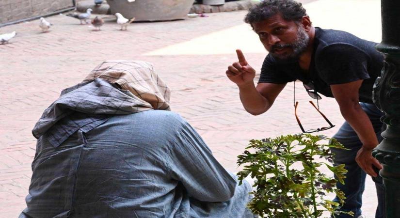 Big B on use of prosthetics and back pain during 'Gulabo Sitabo' shoot.