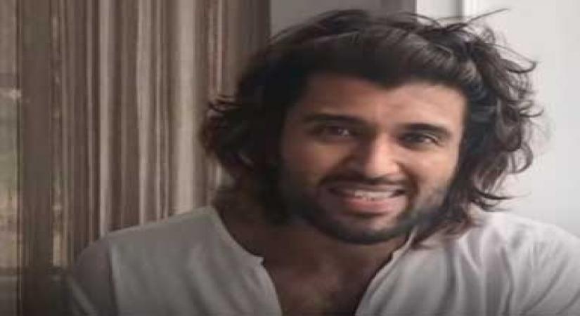 Hyderabad, June 4 (IANS) Telugu superstar Vijay Deverakonda has reached out with essentials to over 17,000 middle class families amid the lockdown.