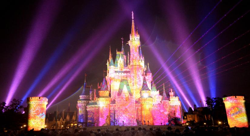Disney delays reopening of California theme parks