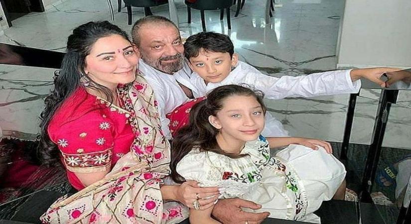 Sanjay Dutt missing his wife, kids.