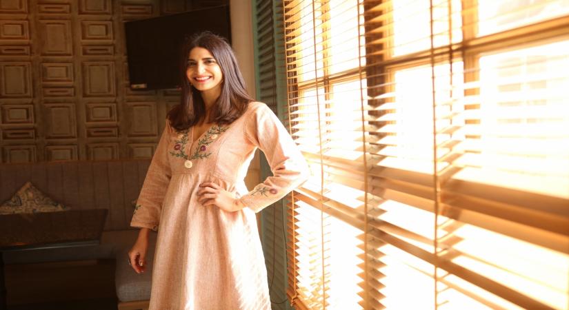 Aahana Kumra: Theatre community needs all our support