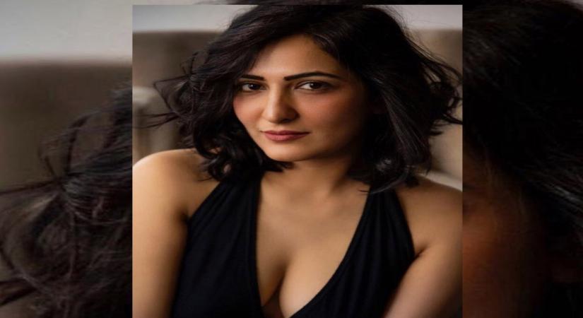 Eisha Chopra: Big-budget Bollywood fascinates me but I enjoy the web space
