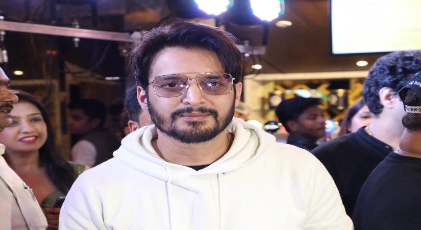 Mumbai, June 16 (IANS) Actor Jimmy Sheirgill says he doesnt want to restrict himself when it comes to exploring different avenues.