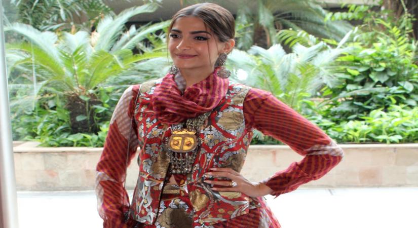 Sonam Kapoor flies off to London amid Covid-19 pandemic