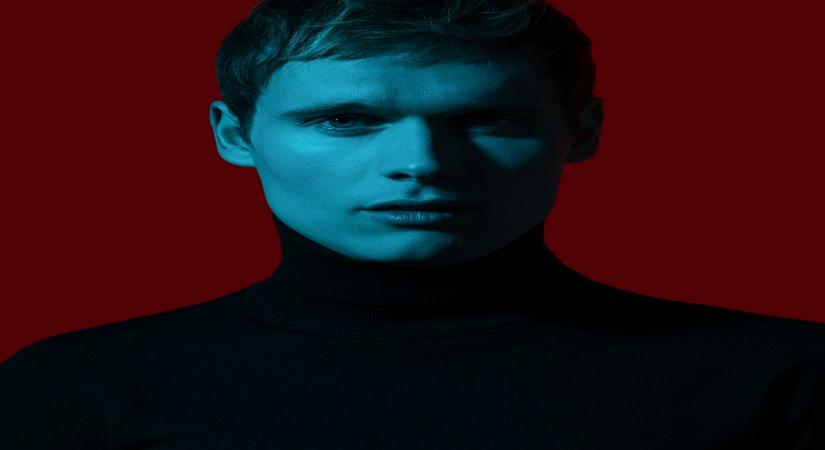 Waiting For Smith unveils 'Lines of love'.