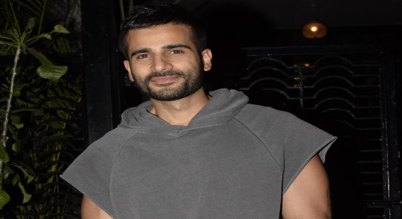 Karan Tacker moves in with parents due to Covid scare