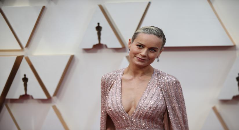 Los Angeles, July 3 (IANS) Oscar-winning actress Brie Larson is all set to explore the digital world and has launched her YouTube channel. She says she will use the medium to share "a little bit more about" herself.