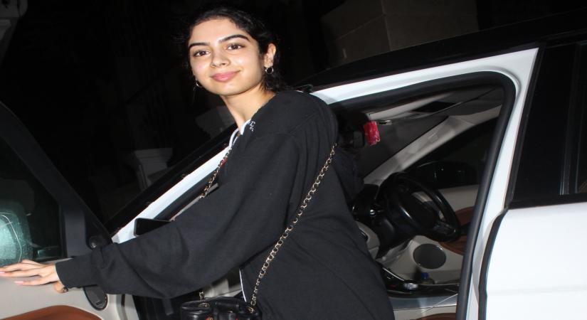 Mumbai: Khushi Kapoor seen in Mumbai on June 17, 2019. (Photo: IANS)
