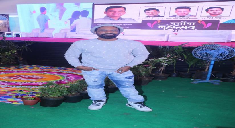 Mumbai, July 4 (IANS) Choreographer-filmmaker Remo Dsouza misses being on set, and is wondering when he will get back to work.