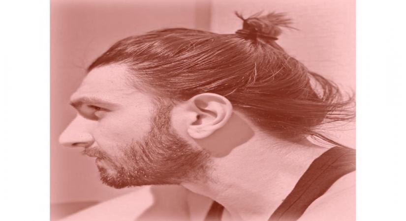 Ranveer Singh flaunts hair styled by wife Deepika Padukone. (Photo: Durga Chakravarty)