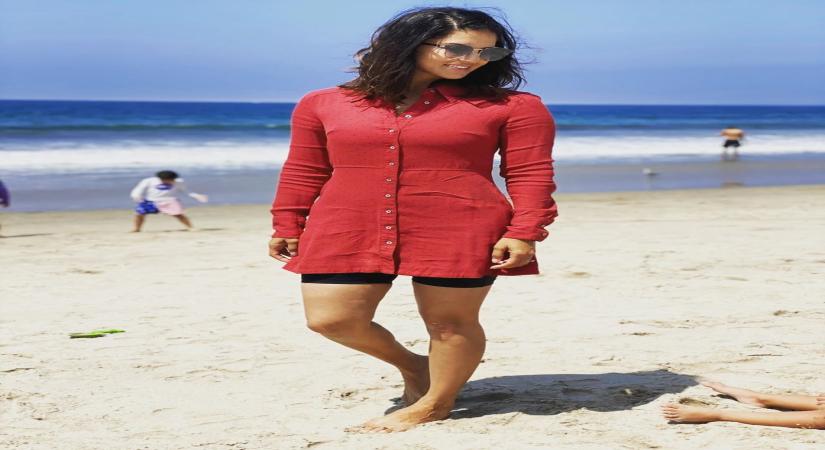 Sunny Leone enjoys beach day out. (Photo: instagram@sunnyleone)