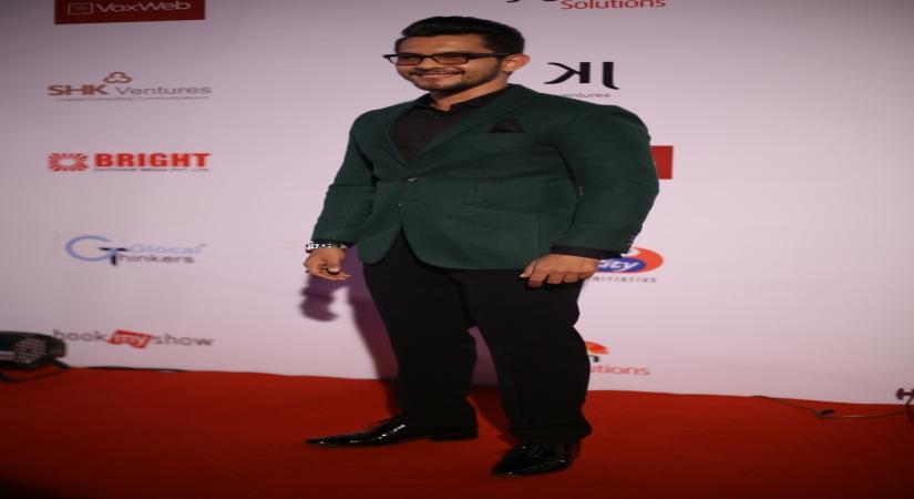 Mumbai: Anchor Aditya Narayan at Dada Saheb Phalke film foundation awards 2018, in Mumbai on April 29, 2018. Aditya Narayan receives best TV anchor. (Photo: IANS)
