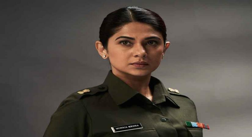 Mumbai, July 3 (IANS) After almost a month of social media detox, actress Jennifer Winget has made a comeback on Instagram with a gleaming picture.