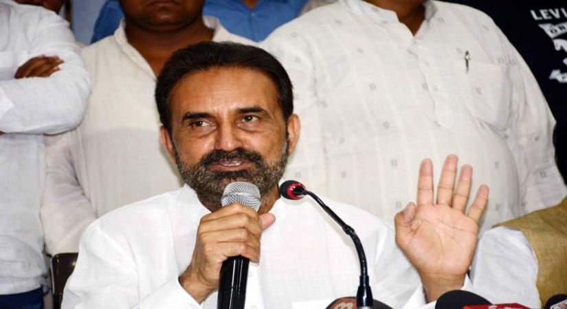 New Delhi, Aug 14 (IANS) After taking a neutral stand on the Sushant Singh Rajput case for sometime, a leader of the Congress party has now asked the Nitish Kumar-led Bihar government to demand for a Supreme Court-monitored probe into the Bollywood actor's case.