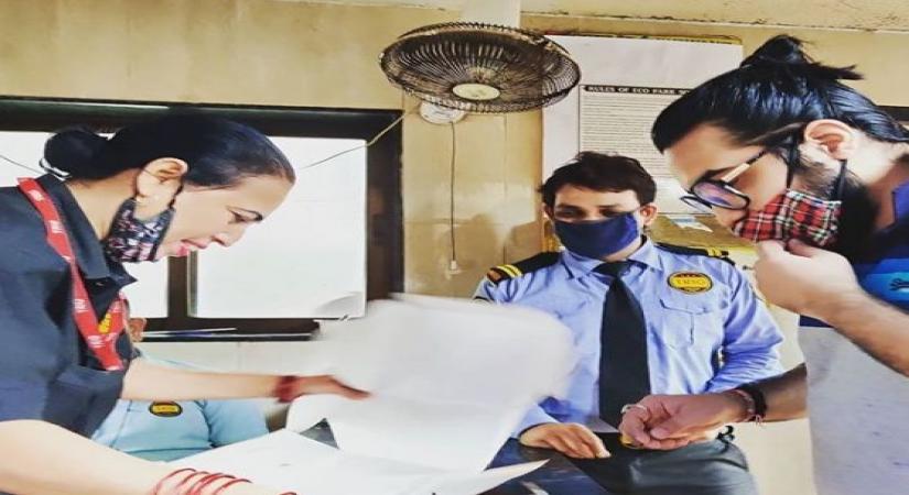 Mumbai, Aug 17 (IANS) Bekhayali fame singer Sachet Tandon celebrated his birthday on Monday with people who keep us safe.