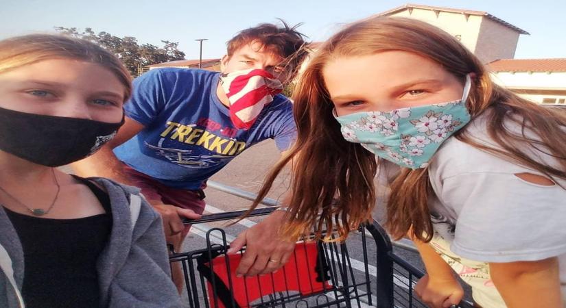 Jerry O'Connell's family time with wife Rebecca Romijn, kids.