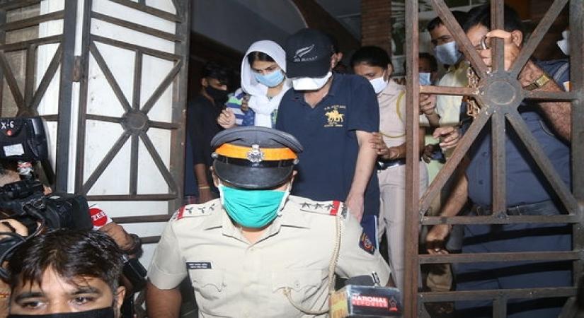 Mumbai, Aug 10 (IANS) Actor Rhea Chakraborty, her brother Showik and father Indrajit Chakraborty on Monday deposed before the Enforcement Directorate (ED) for questioning in a money laundering probe connected to the Sushant Singh Rajput death case.