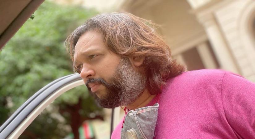 Producer Bardapurkar requests Maha CM to support digital release of Marathi films with subsidy