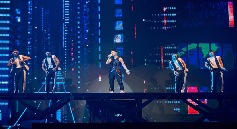 Taiwanese pop star Eric Chou on performing amid 10,000 fans in pandemic era.