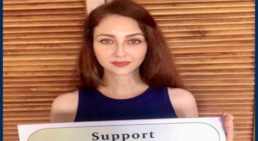 Mumbai, Aug 21 (IANS) Actress Saumya Tandon, who played Anita Bhabi in the popular sitcom, Bhabiji Ghar Par Hain!, has quit the show after five years. On Friday she shared vignettes of her last day on the set.