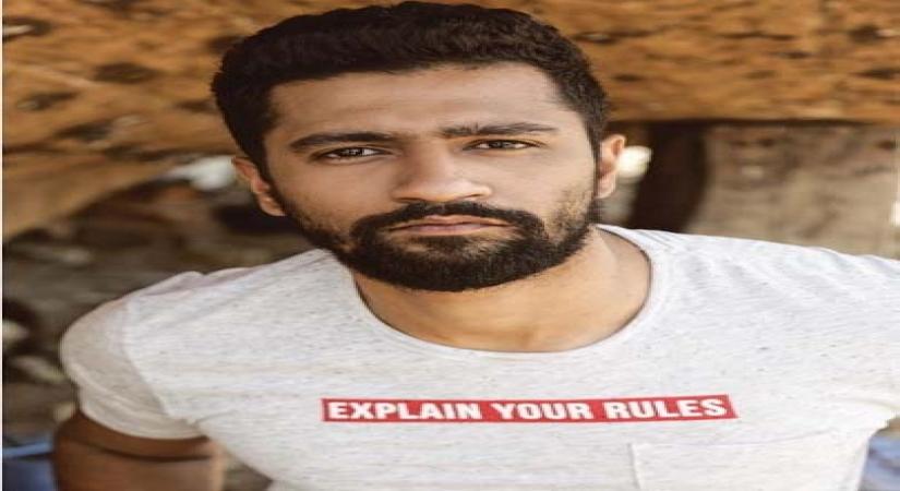 Vicky Kaushal plays Ae watan on Veena to celebrate Independence Day