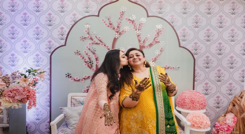 JP Dutta announces daughter's engagement.