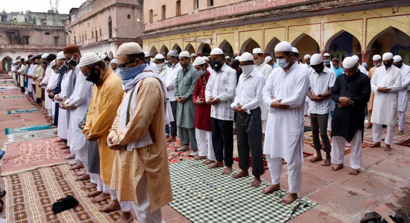 New Delhi: People offer Eid-Ul-Adha prayers at Fatehpuri Masjid in New Delhi on Aug 1, 2020. (Photo: IANS)