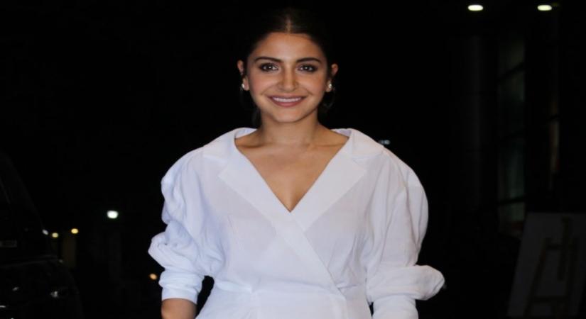 Anushka hits back at Gavaskar: Your message is distasteful