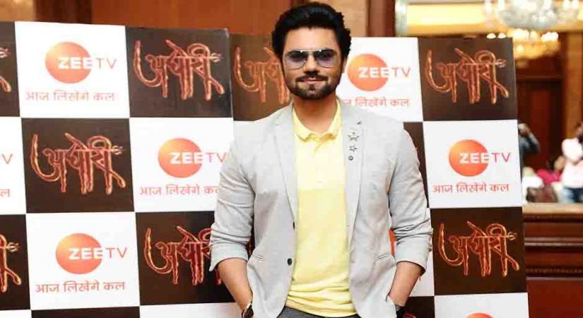 TV actor Gaurav Chopraa shares first glimpse of newborn son