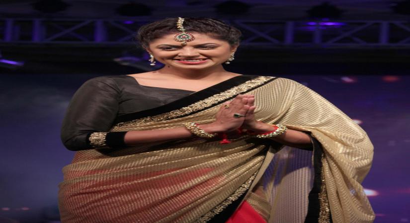 New Delhi: Actress Kavita Kaushik walks the ramp during fashion designer Joh Rivaaj fashion show in New Delhi, on Sep 8, 2015. (Photo: Amlan Paliwal/IANS)