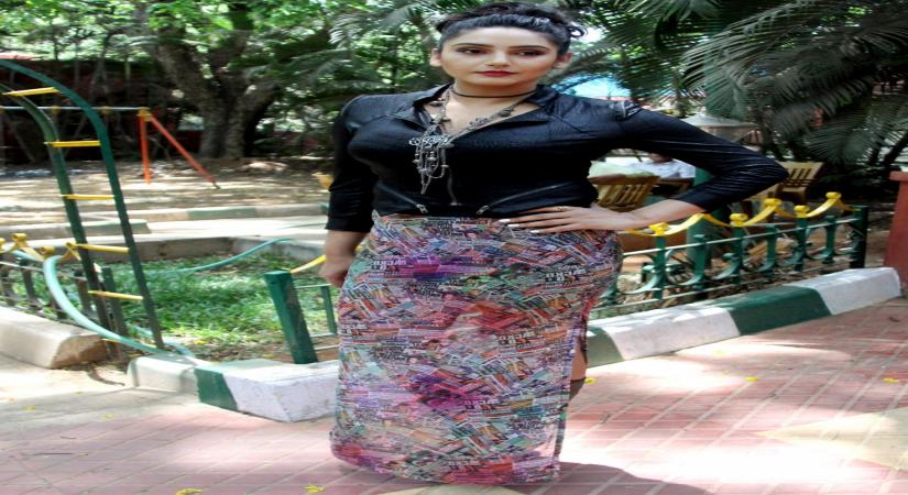 B'luru cops quiz actress about drug links in Kannada film industry