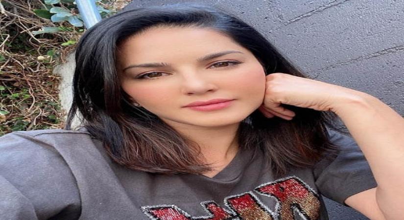 Sunny Leone and daughter's tryst with art