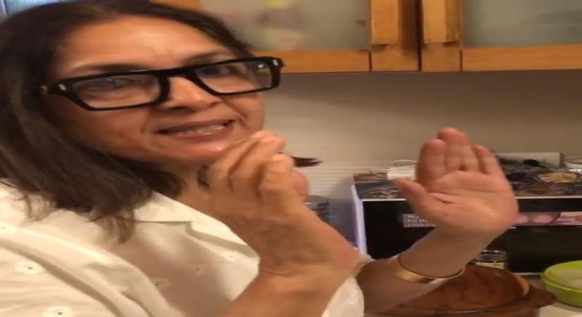 Neena Gupta shares how to make desi pizza.