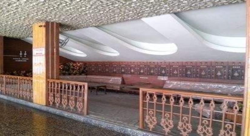 Covid effect: Several theaters in K'taka adopt wait & watch policy.