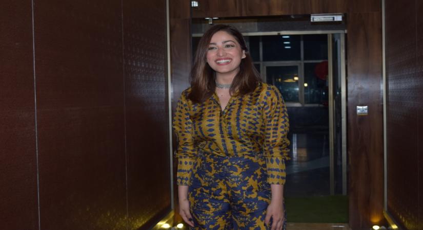 Yami Gautam flaunts her early-morning, oiled hair look