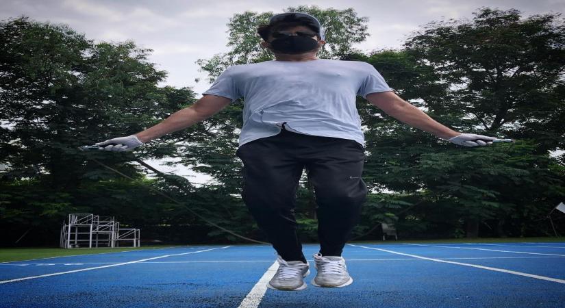 Anil Kapoor shares his Achilles' tendon recovery story.