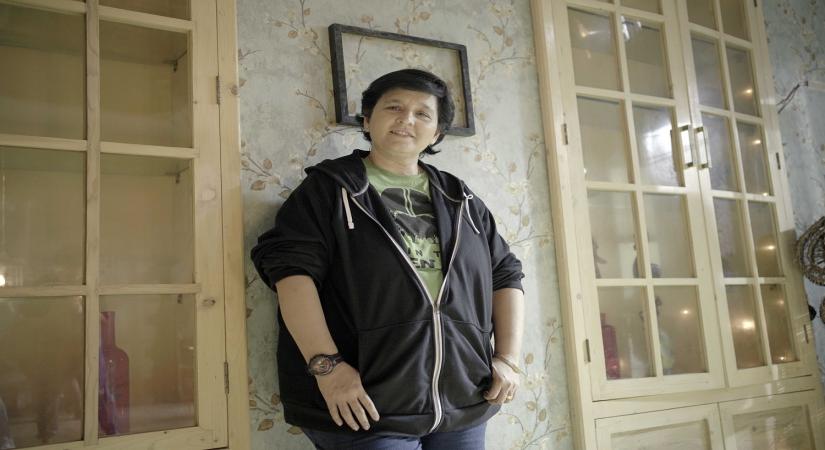 Falguni Pathak back with a romantic Navratri song.