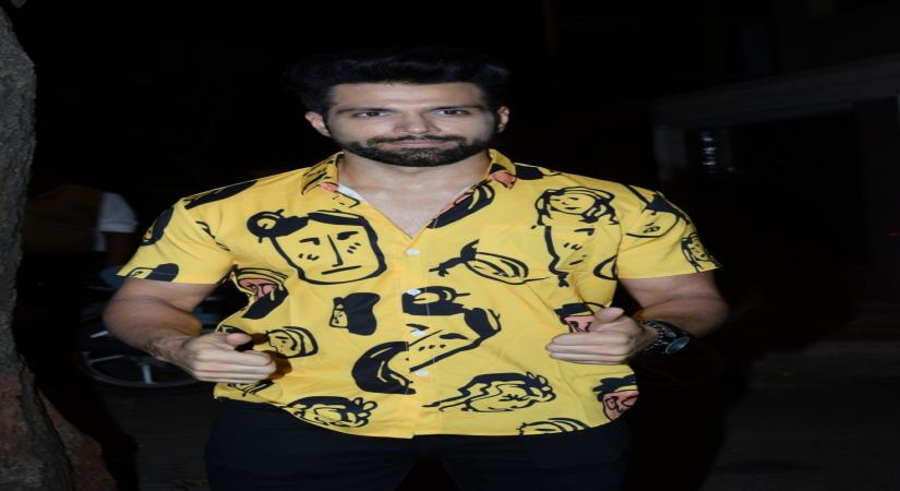 Rithvik Dhanjani's Covid test video leaves celebs, fans amused