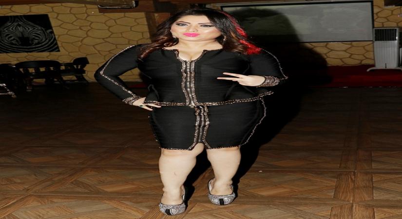 Actress Mishti Mukherjee passes away after renal failure.